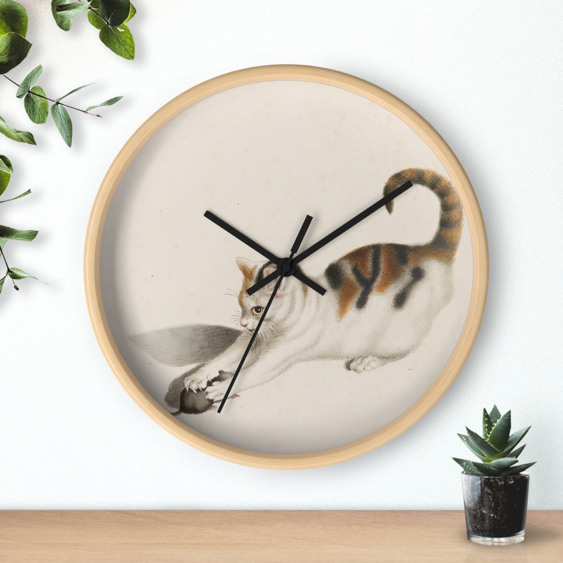 Katze, eine Maus ergreifend Wall Clock | Gottfried Mind-Quipham Collections
