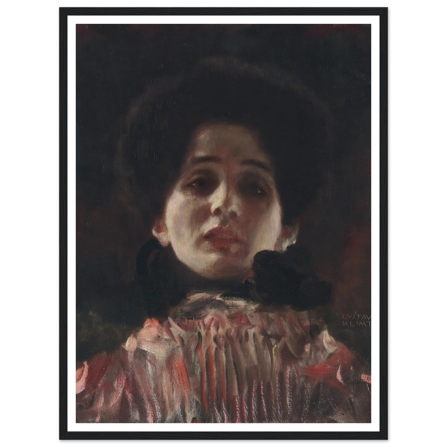 Dame en face mit plisiertem Kleid (circa 1898) Art Print | Gustav Klimt - Framed Poster - 30x40 cm / 12x16″ - Black frame