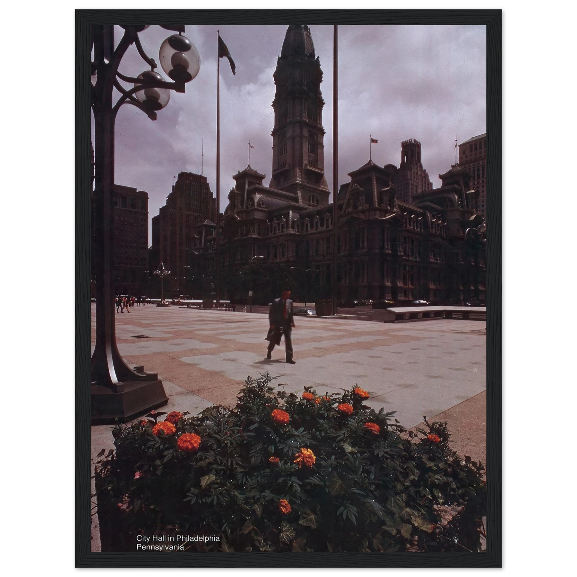 Scenically Yours, City Hall in Philadelphia, Pennsylvania Art Print | US Information Agency - Framed Poster - 30x40 cm / 12x16″ - Black frame