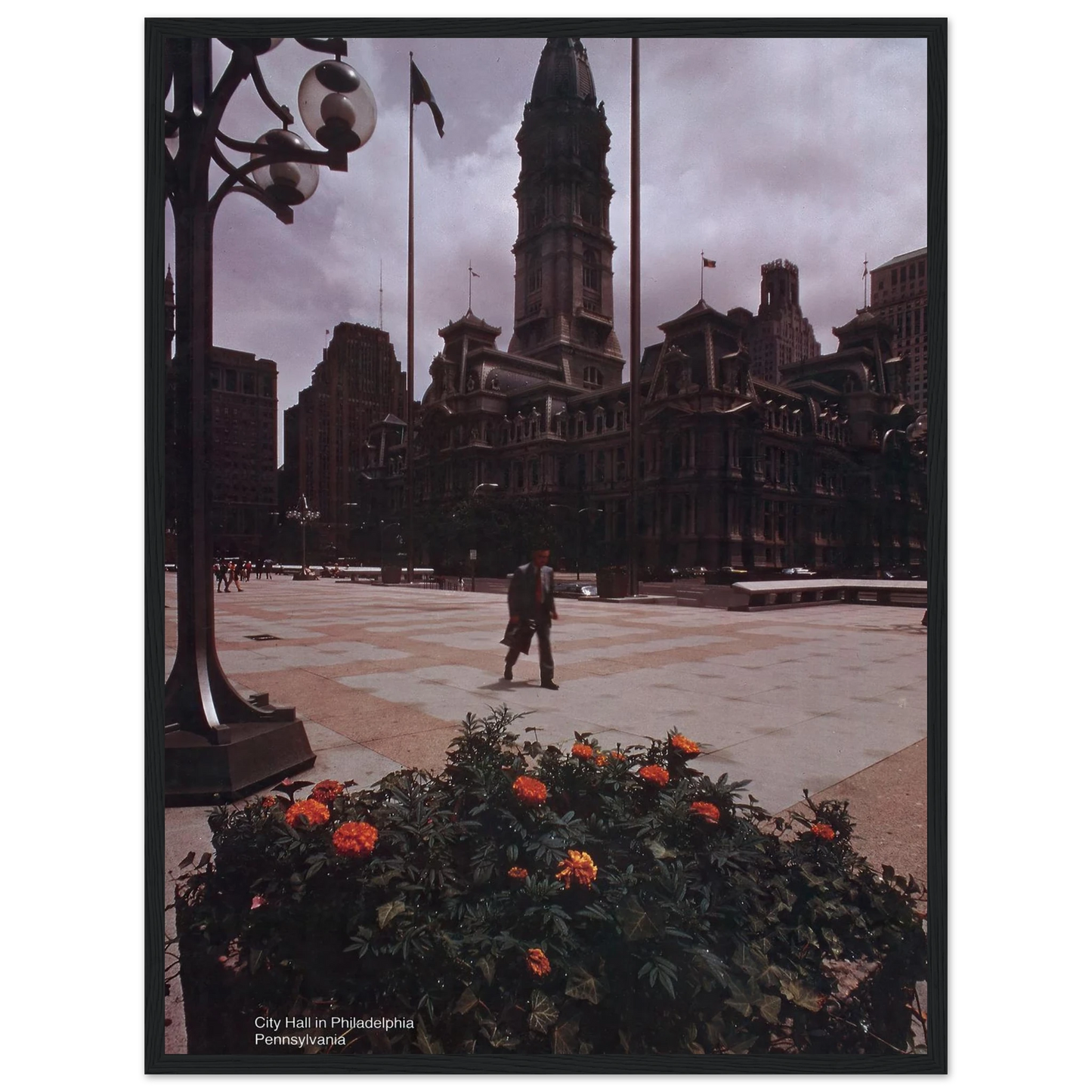 Scenically Yours, City Hall in Philadelphia, Pennsylvania Art Print | US Information Agency - Framed Poster - 30x40 cm / 12x16″ - Black frame