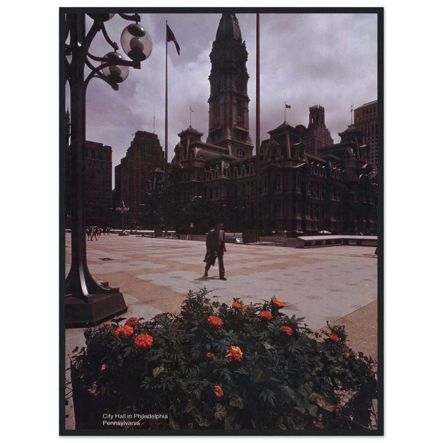 Scenically Yours, City Hall in Philadelphia, Pennsylvania Art Print | US Information Agency - Framed Poster - 30x40 cm / 12x16″ - Black frame