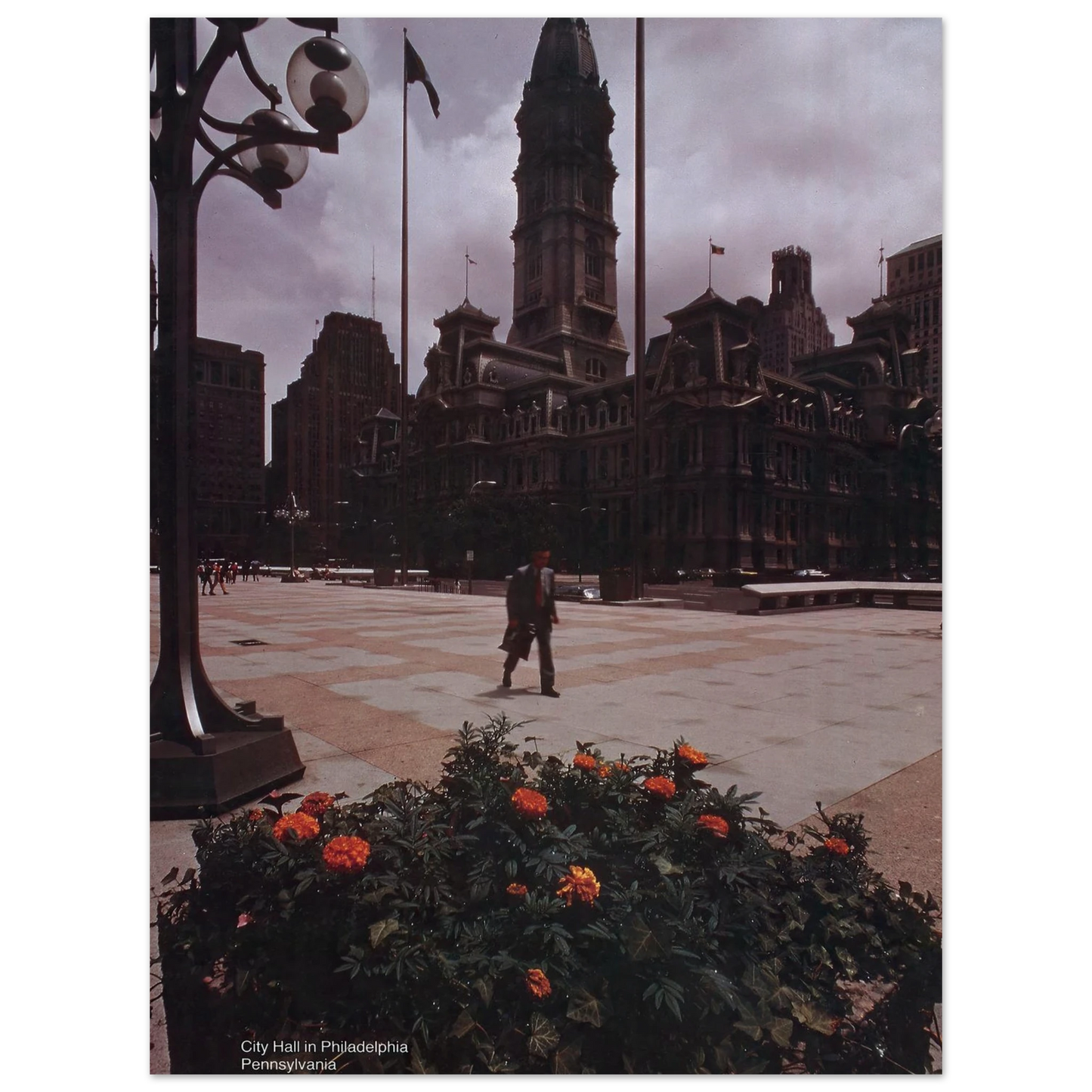 Scenically Yours, City Hall in Philadelphia, Pennsylvania Art Print | US Information Agency - Framed Poster - 30x40 cm / 12x16″ - Black frame