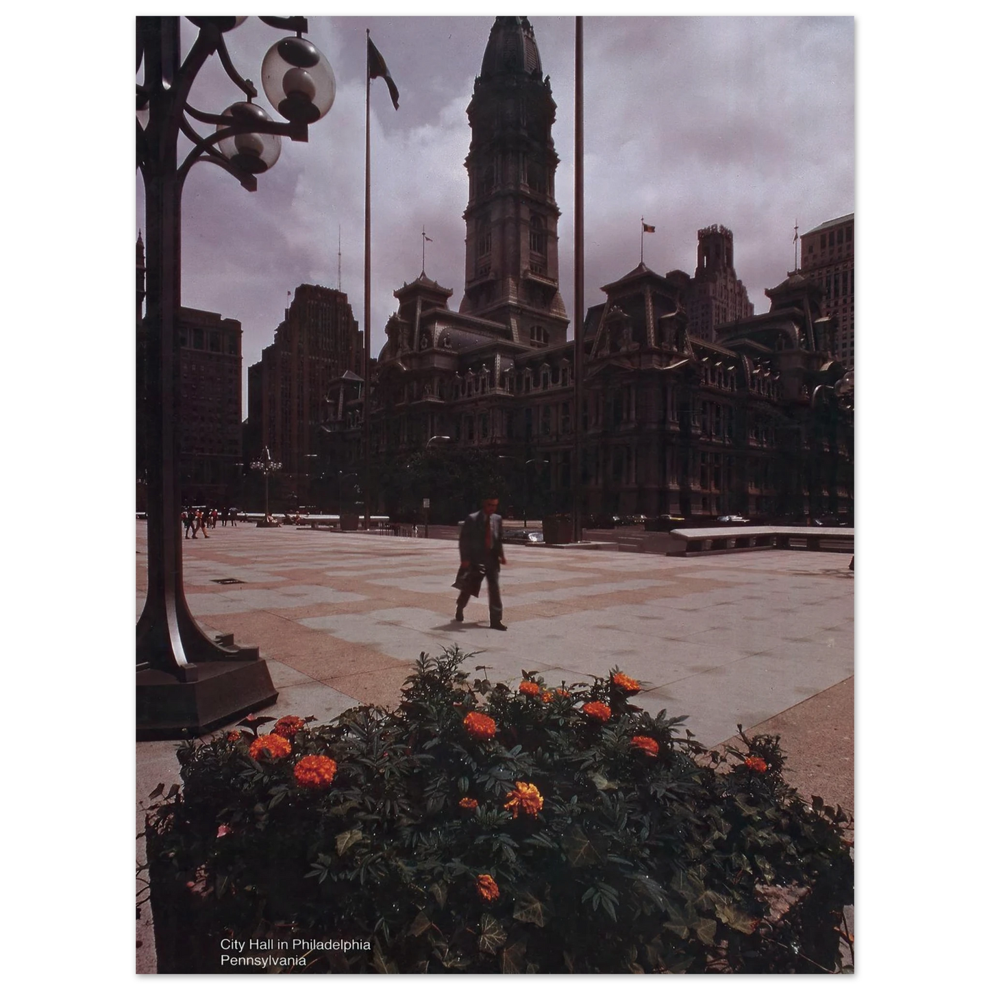 Scenically Yours, City Hall in Philadelphia, Pennsylvania Art Print | US Information Agency - Framed Poster - 30x40 cm / 12x16″ - Black frame