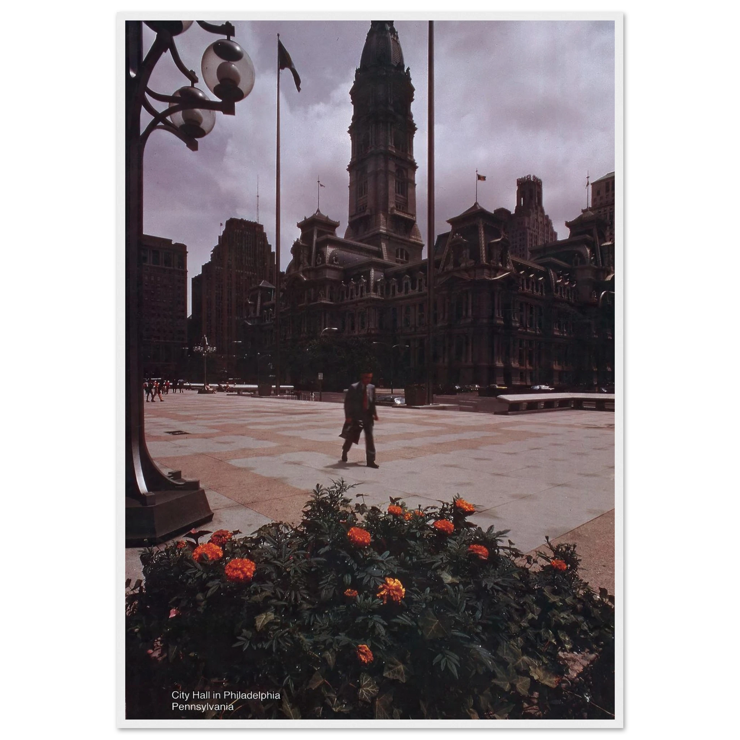 Scenically Yours, City Hall in Philadelphia, Pennsylvania Art Print | US Information Agency - Framed Poster - 30x40 cm / 12x16″ - Black frame